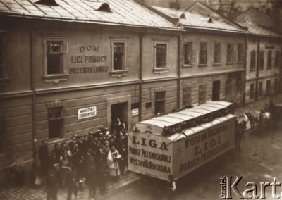 1900–1914, Lwów, Austro-Węgry. Dom Ligi Pomocy Przemysłowej, poświęcenie ruchomej wystawy wyruszającej w trasę