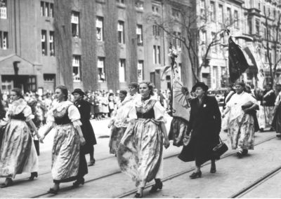 3 maja 1938, Katowice. Uroczystości 3 Maja w Katowicach. Towarzystwo Polek ze Śląska podczas defilady