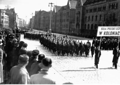 9 lipca 1938, Poznań. Manifestacja członków Ligi Morskiej i Kolonialnej na rzecz uzyskania przez Polskę kolonii